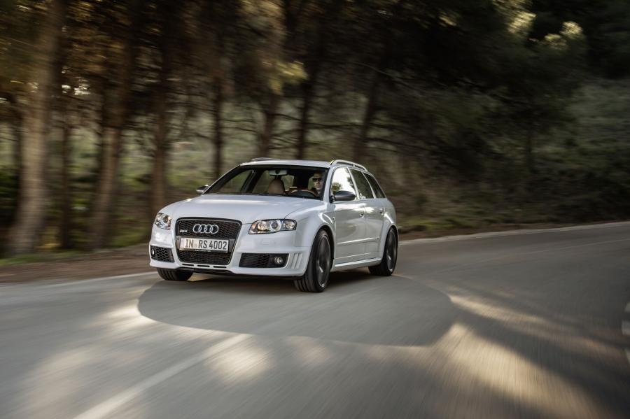  Audi RS4 Avant (B7, 8E) 2006 года  (WW) (фото 3 из 49)